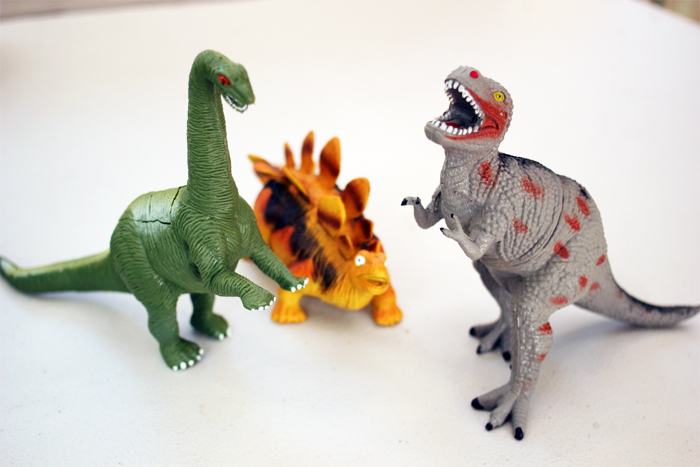 DIY: Dinosaur Planters by www.highwallsblog.com