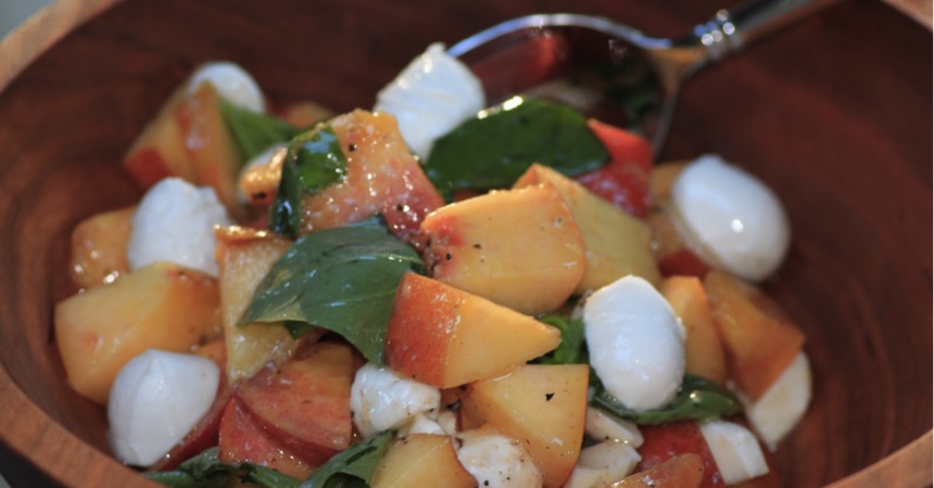 PeachSalad_BowlCloseup